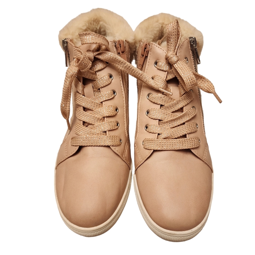 Dolce Vita Light Pink Girls Fur Hightop Sneakers NWOT Girls 5 - Picture 3 of 10